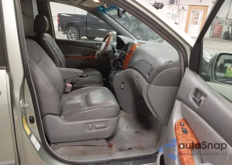 2008 Toyota Sienna Limited z USA, uszkodzony, nr VIN 5TDBK22C68S017979